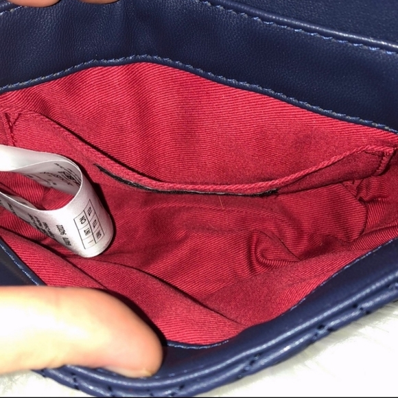 Armani Exchange navy cross body bag
$58 $0 - Picture 7 of 7